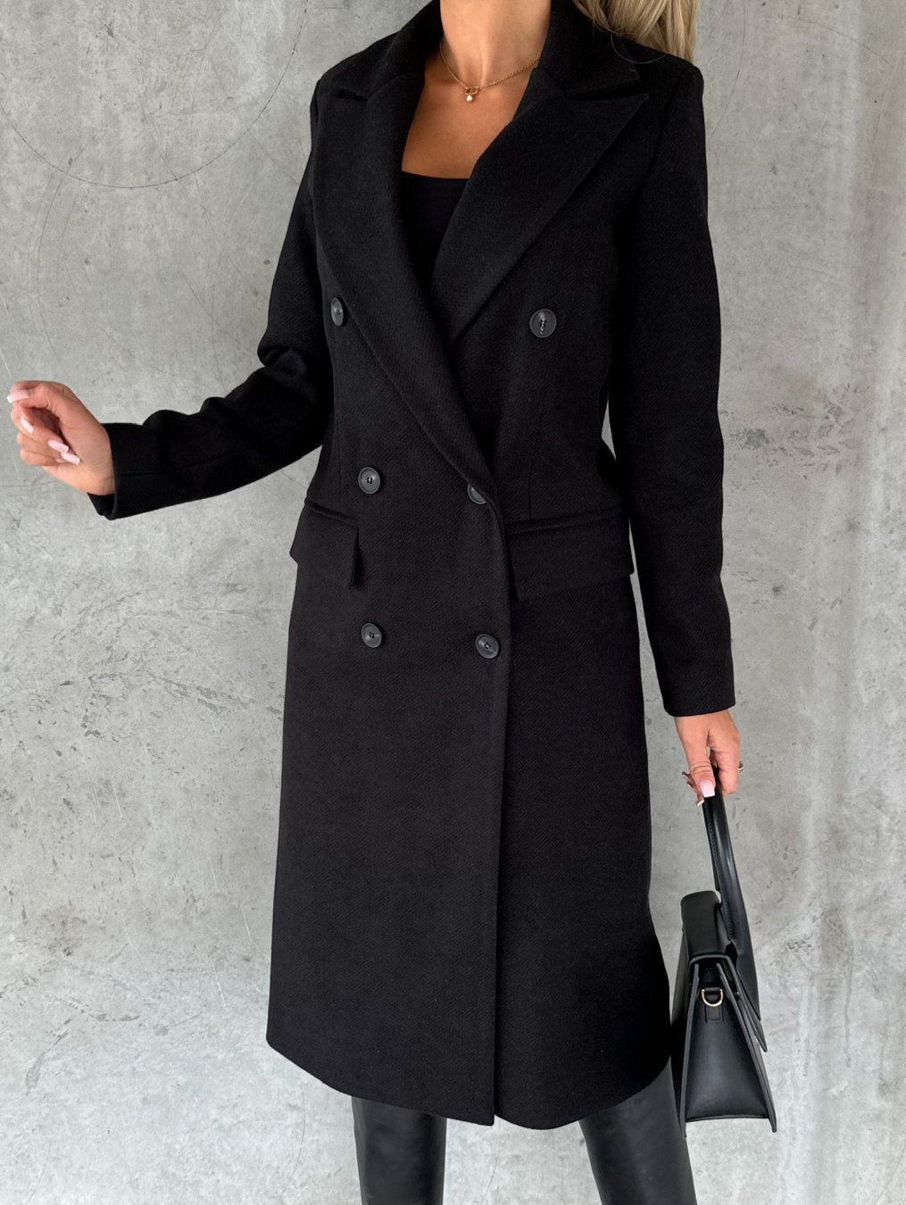 Dagny | Dame Lang Dobbeltknappet Frakke - Black - Image 1