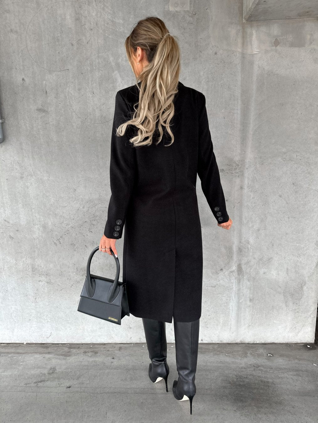 Dagny | Dame Lang Dobbeltknappet Frakke - Black - Image 2
