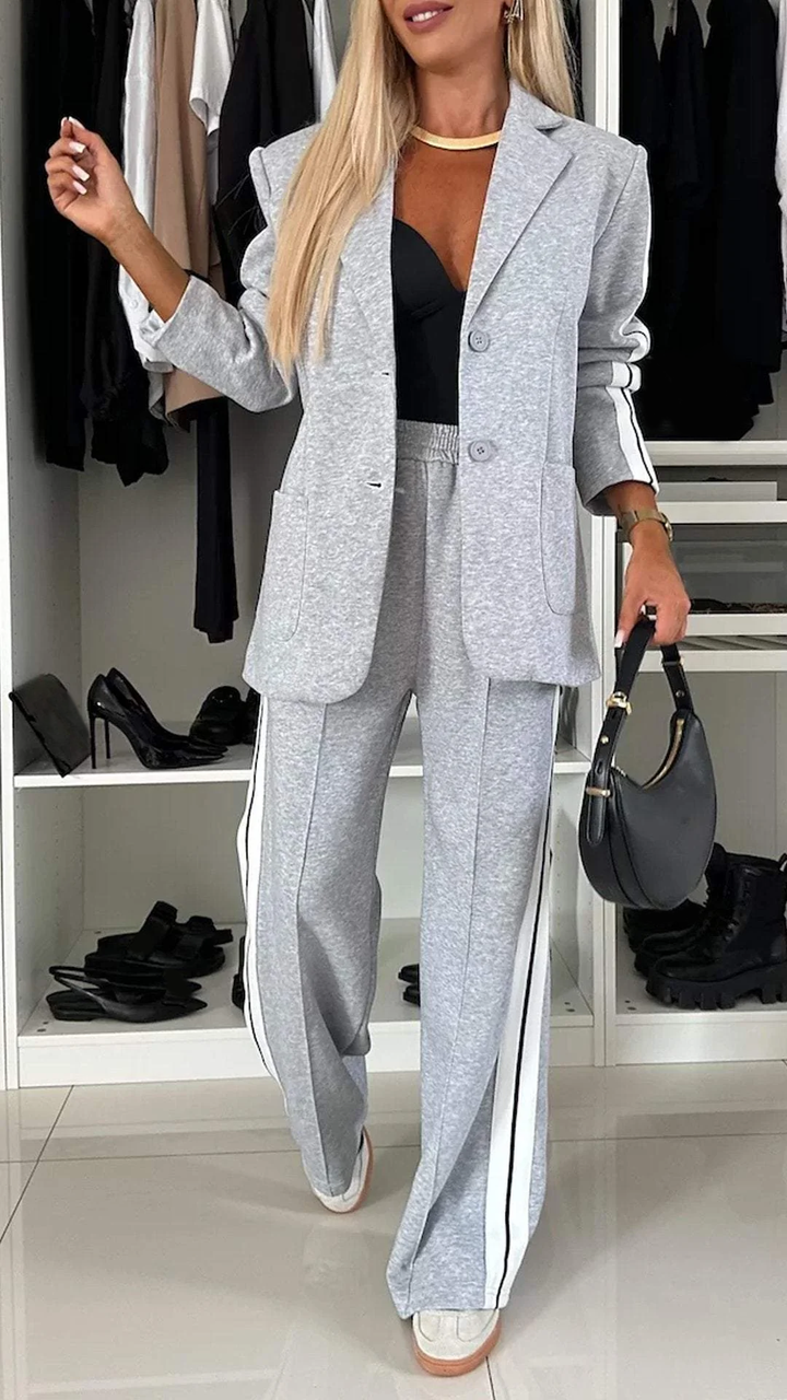 Halvdis | Dame Blazer Sæt med Joggingstriber - Light Grey - Image 1