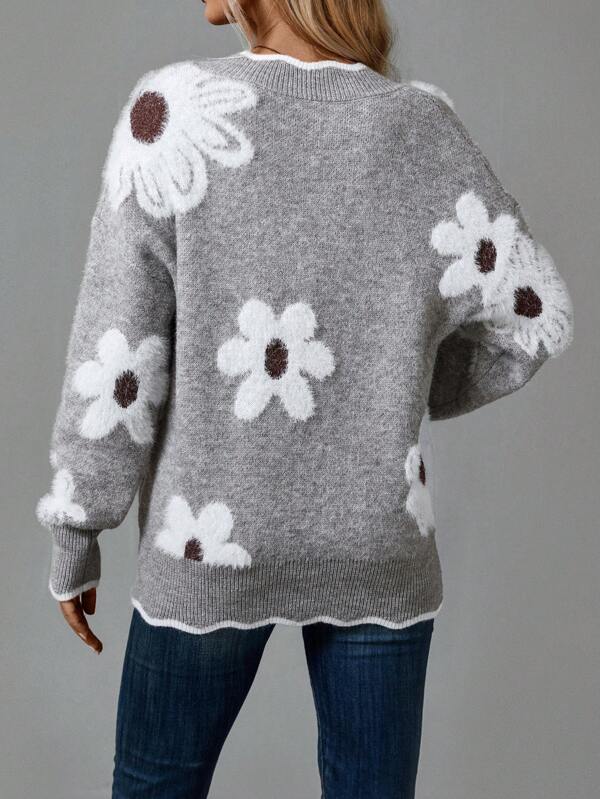 Halvine | Dame Striktrøje med Blomsterprint V-hals - Grey - Image 6