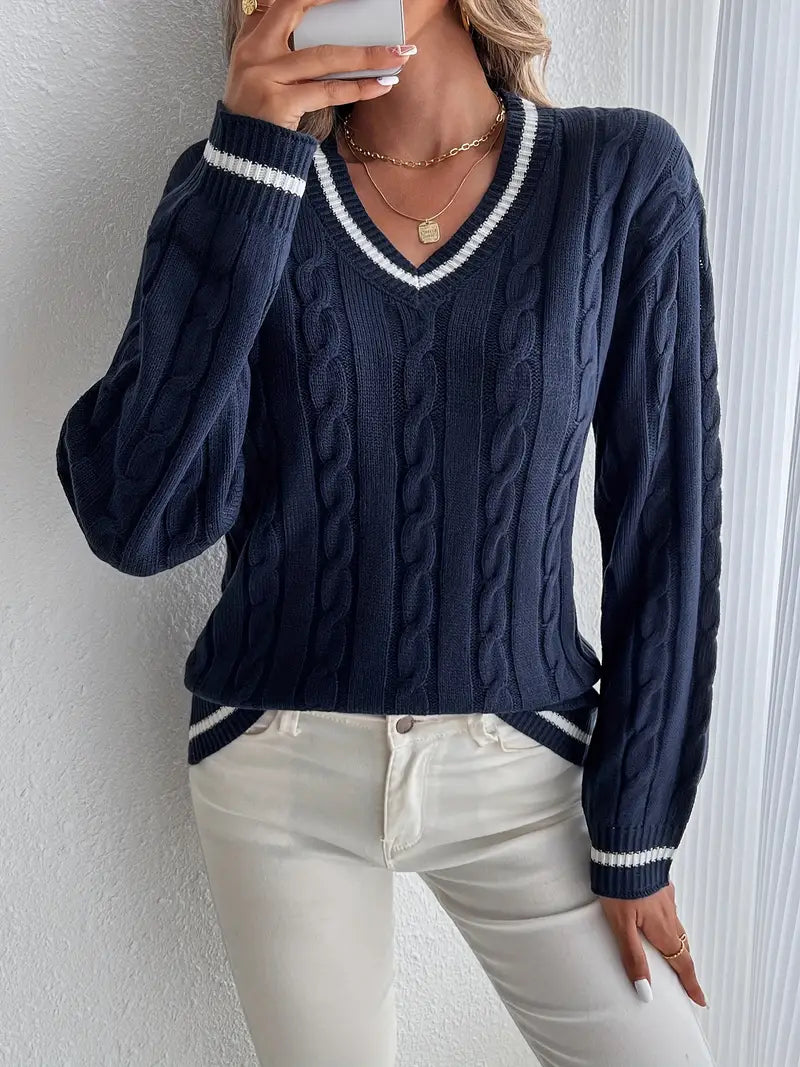 Halvine | Dame Striktrøje V-hals Kabelstrik - Navy - Image 1