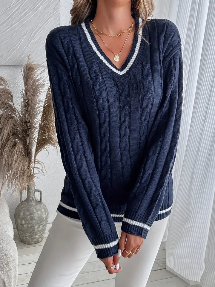 Halvine | Dame Striktrøje V-hals Kabelstrik - Navy - Image 2