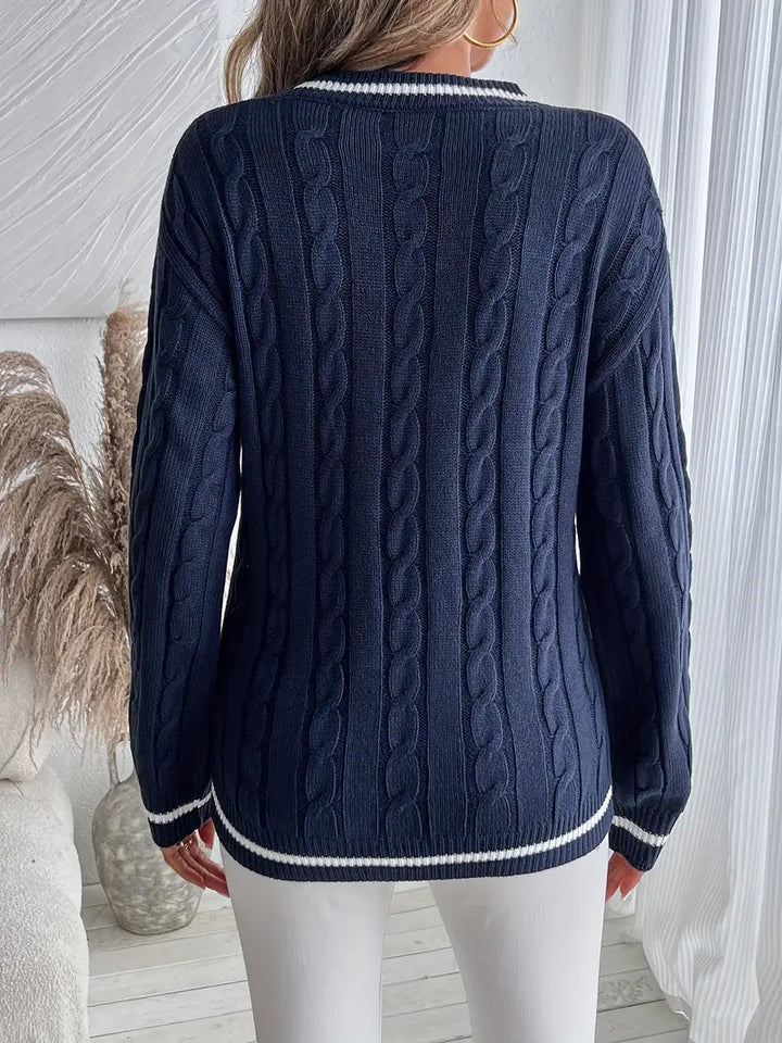 Halvine | Dame Striktrøje V-hals Kabelstrik - Navy - Image 5