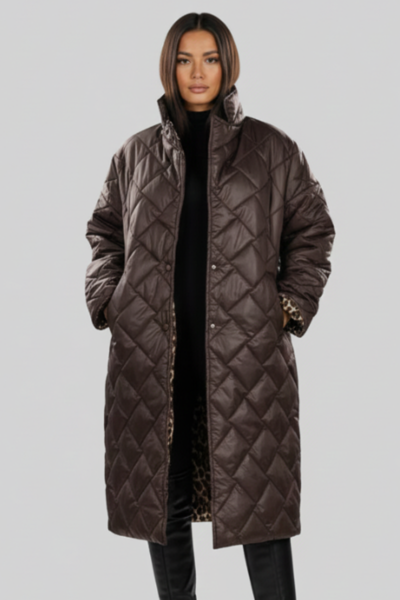 Nadia | Dame Lang Vendbar Quiltet Vinterjakke - Dark Brown - Image 1
