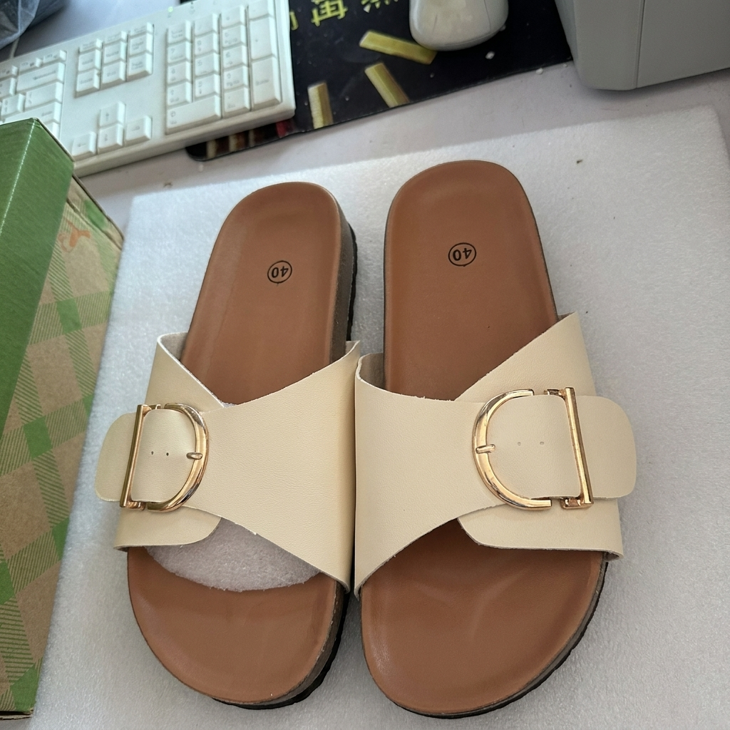 Selvtona | Dame Hjemmesko Sandal med Spænde - Cream - Image 2