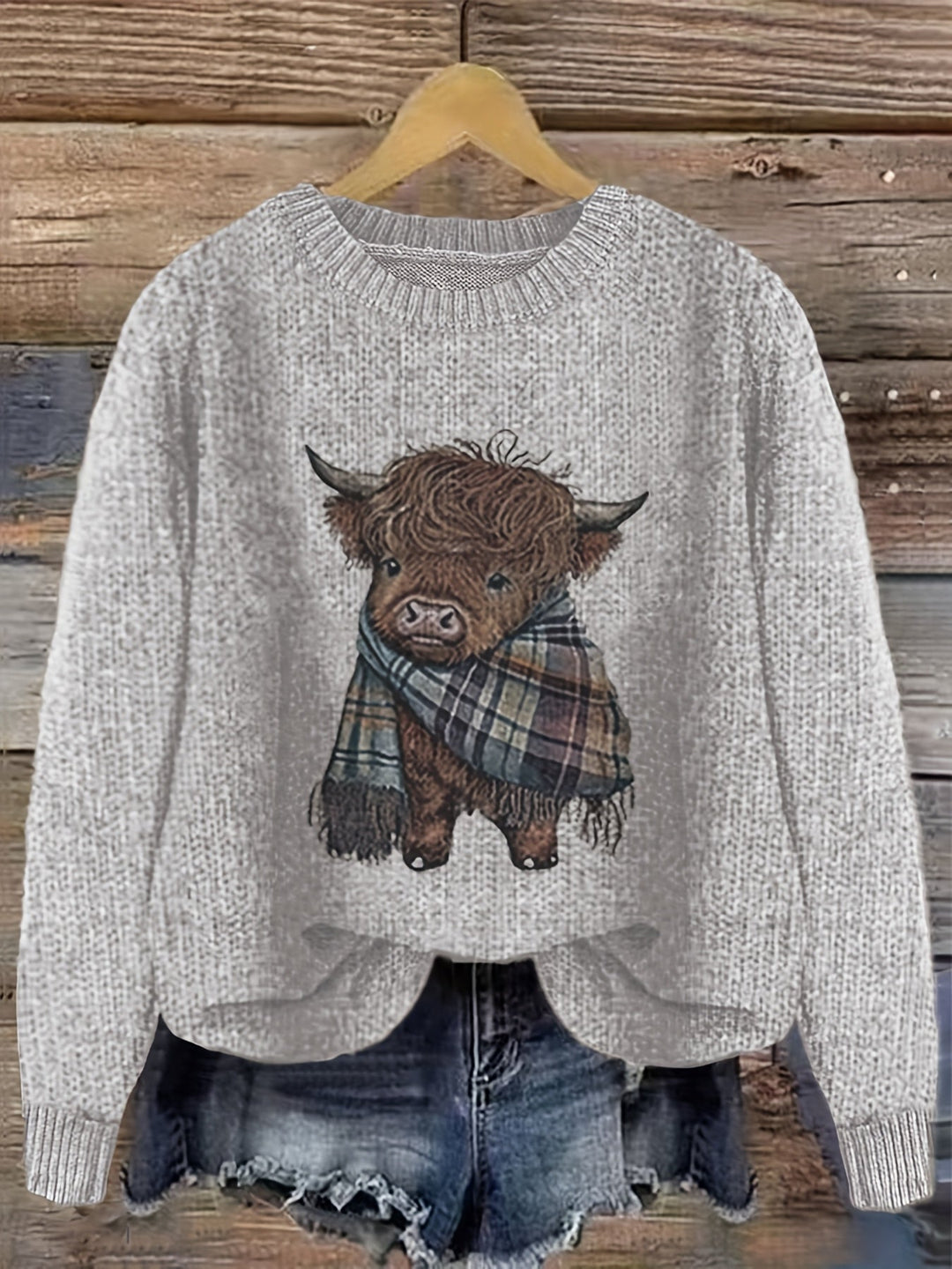 Solbrun | Dame Striktrøje Highland Cow Grafik - Light Green - Image 4