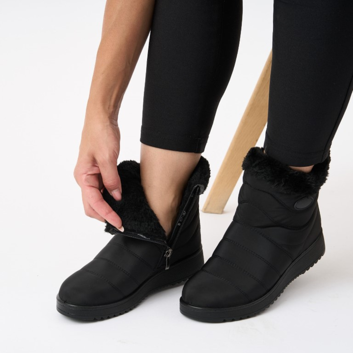 Solveig | Dame Vinterstøvler med Pelsekant - Black - Image 1