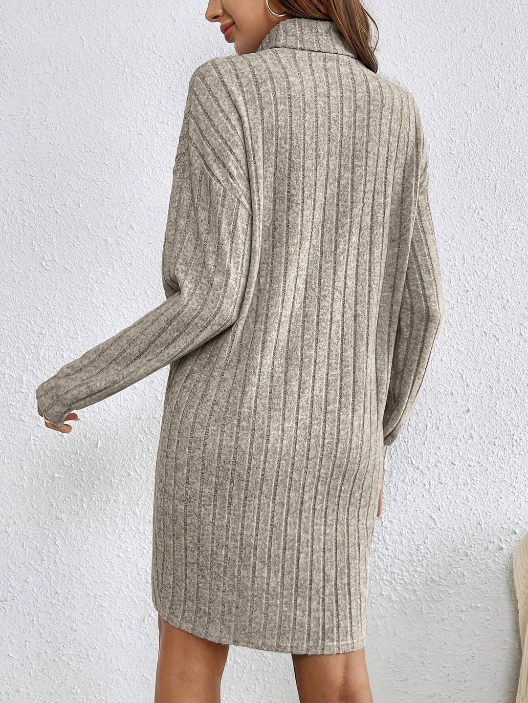 Thorduna | Dame Strik Minikjole med Rullekrave - Taupe - Image 3